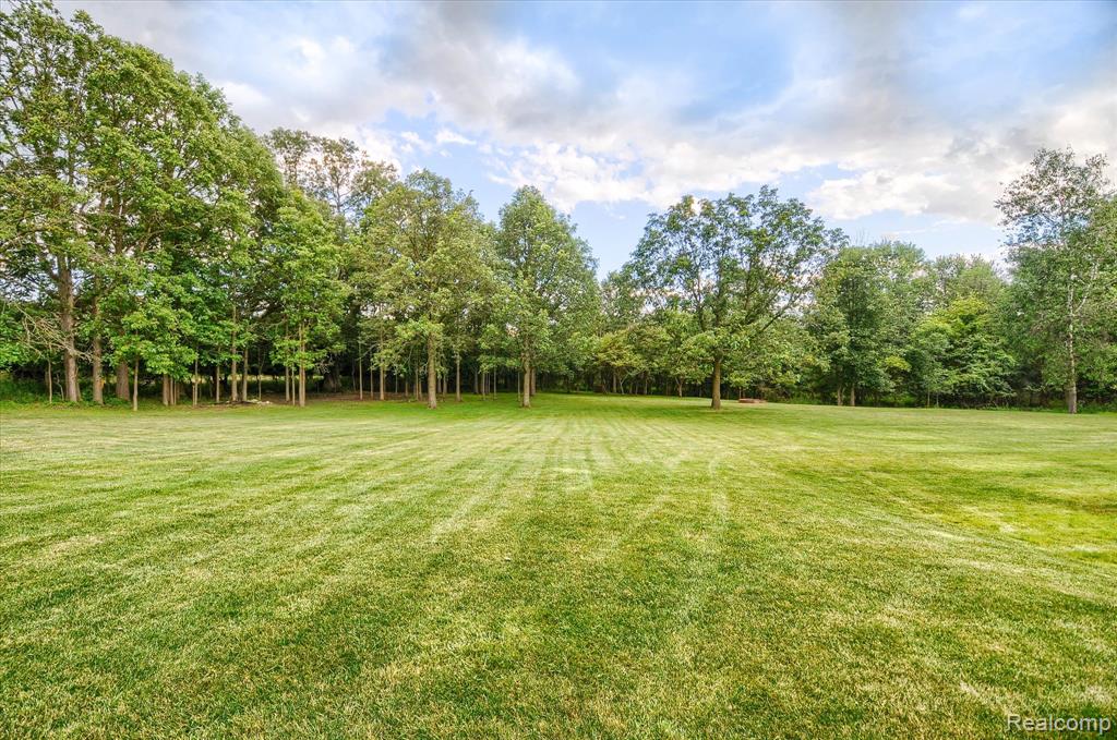 9254 Willowgate, Goodrich Vlg, MI — Photo 52