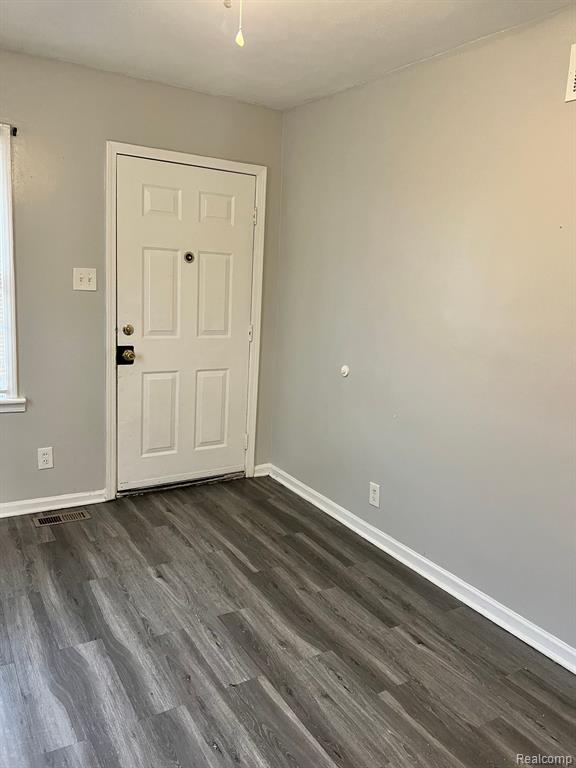 8064 CONTINENTAL Avenue, Warren, MI 48089 — Photo 8