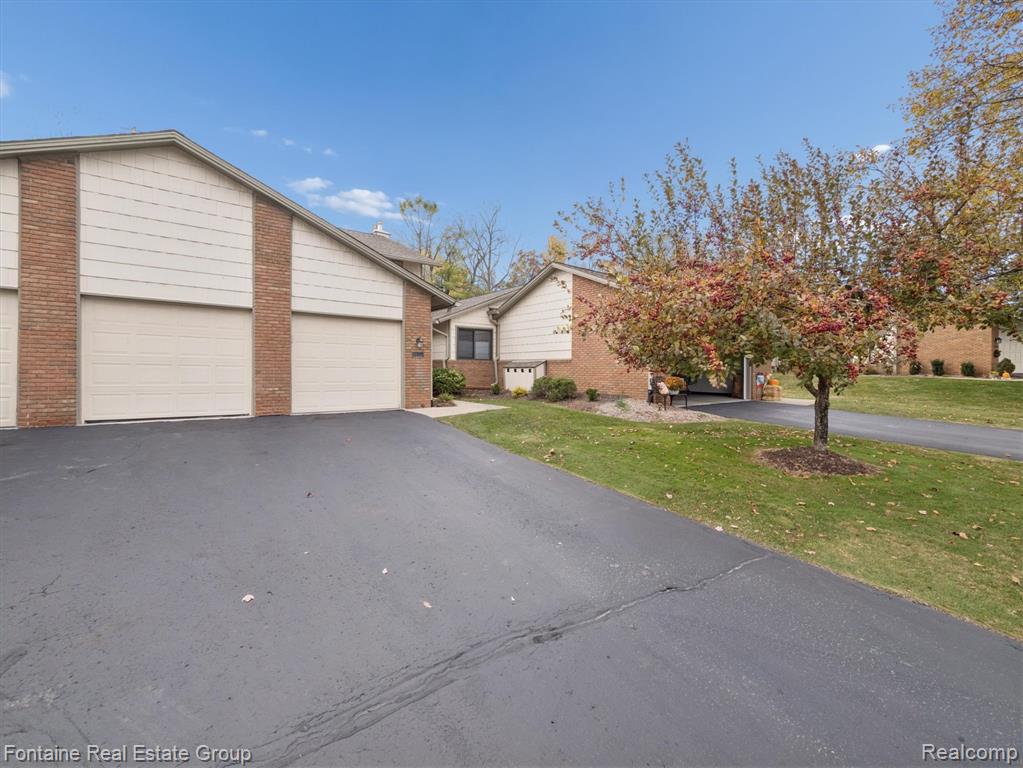 48124 Colony Farm Circle, Plymouth, MI 48170 — Photo 3