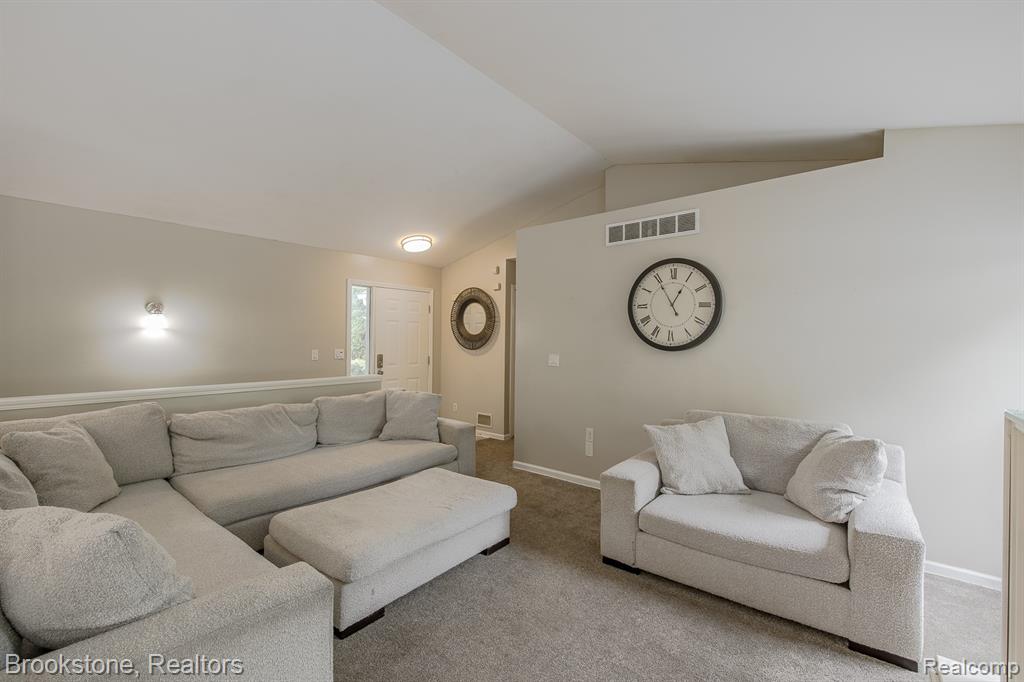 5039 Auker Drive, Grand Blanc, MI 48507 — Photo 15