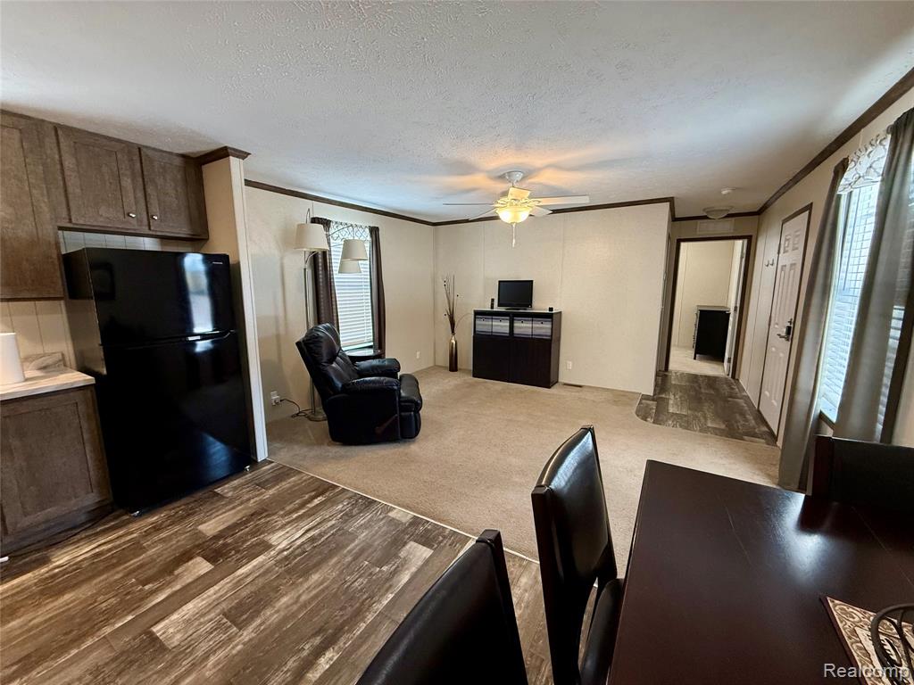 186 Oak Ave, Highland, MI — Photo 6