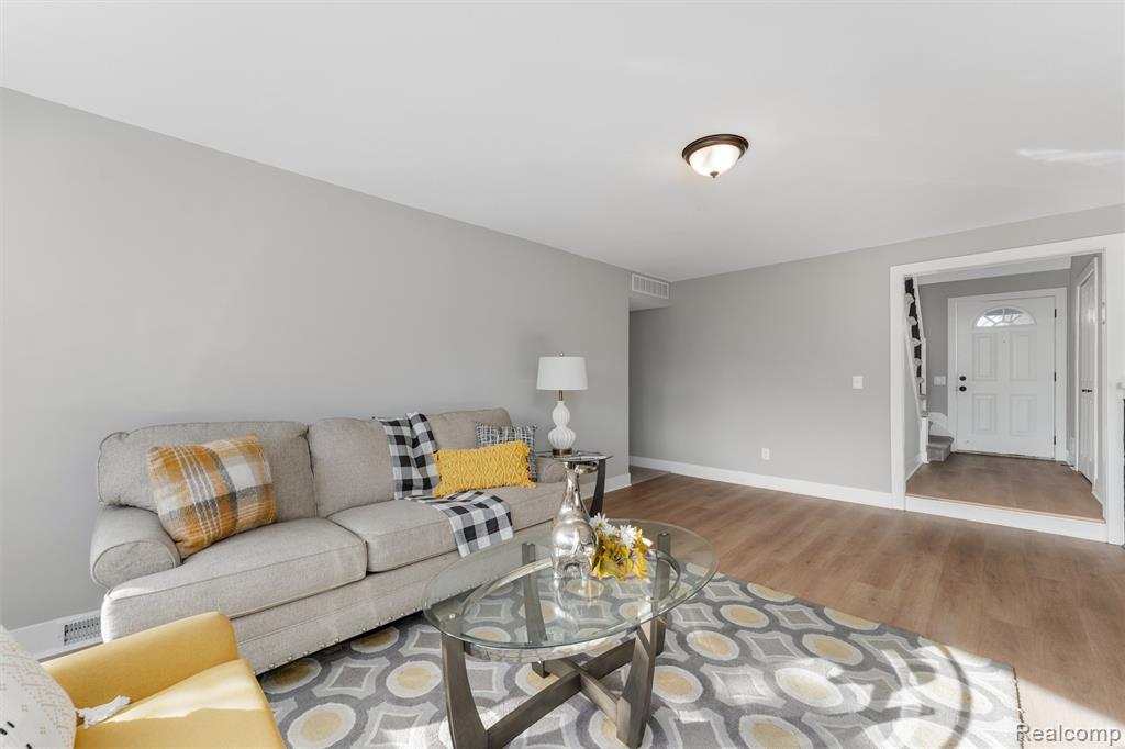 4824 Hyde Park Drive, Troy, MI 48085 — Photo 8