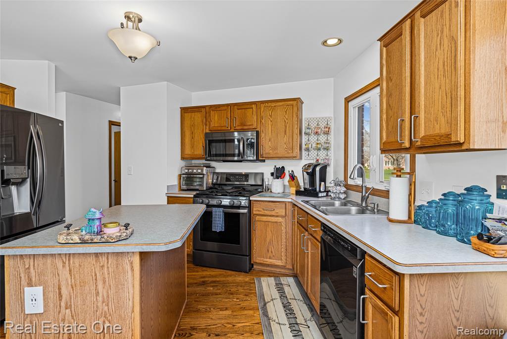 14817 Sparrow Drive, Shelby Twp, MI 48315 — Photo 28