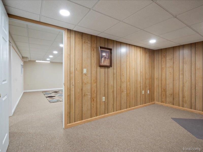 8382 Fairfax Drive, Sterling Heights, MI 48312 — Photo 20