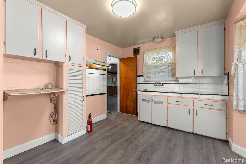 6810 Robinson Avenue, Allen Park, MI 48101 — Photo 11