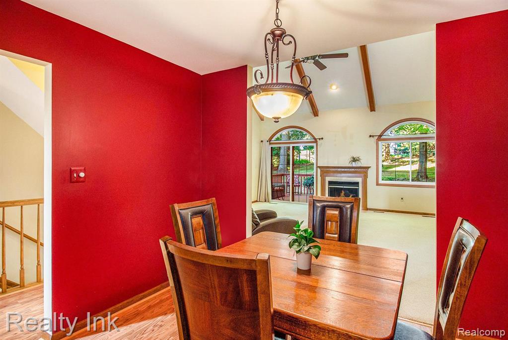 808 MAPLEWOOD CT, Brighton, MI 48116 — Photo 7