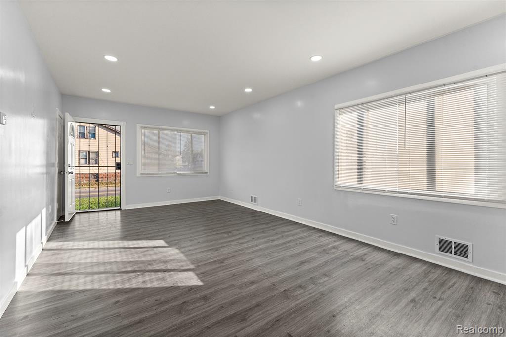 7007 Joy Road, Detroit, MI 48204 — Photo 6