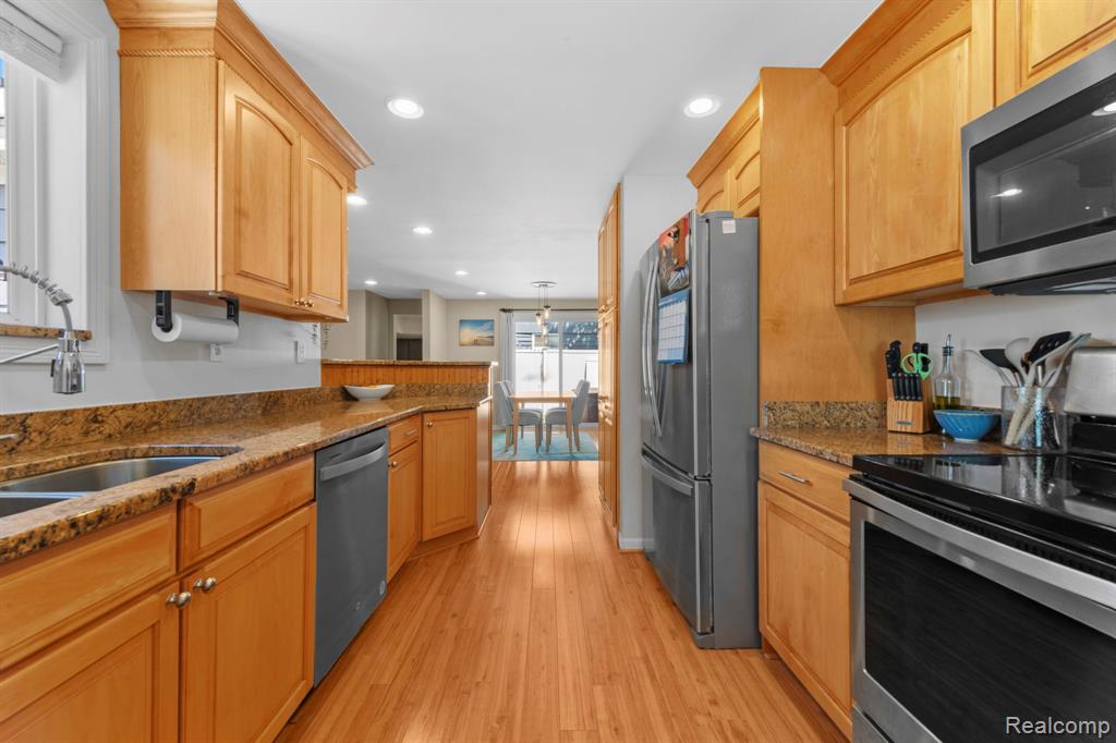 1570 Tamson Street, West Bloomfield, MI 48324 — Photo 7