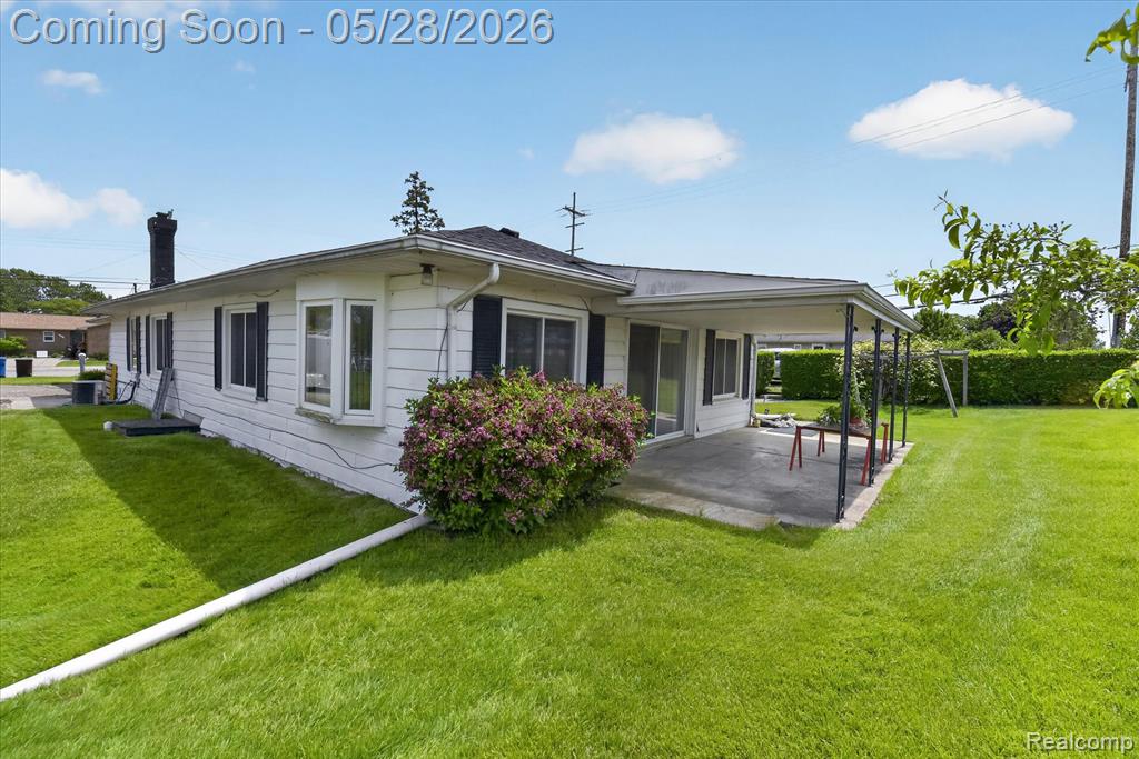 29886 Pointe Drive, Rockwood, MI — Photo 32