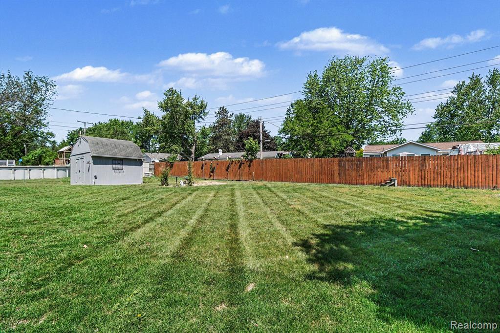 4660 Woodhull Drive, Clarkston, MI — Photo 34
