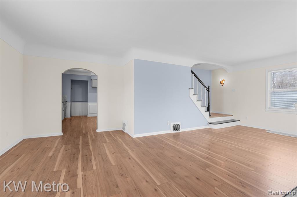 8135 REPUBLIC Avenue, Warren, MI 48089 — Photo 7