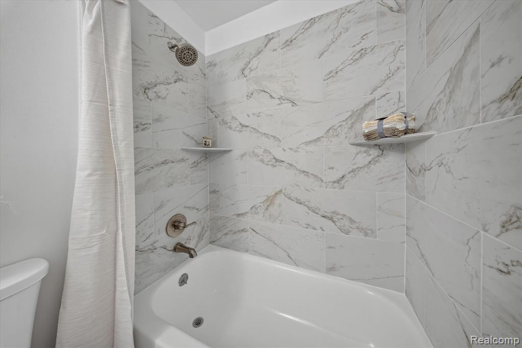61165 Greenwood Drive, South Lyon, MI 48178 — Photo 21