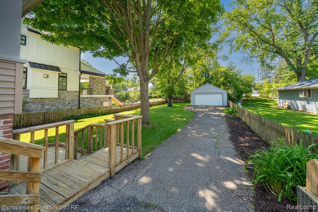 537 W 3RD Street, Rochester, MI 48307 — Photo 3