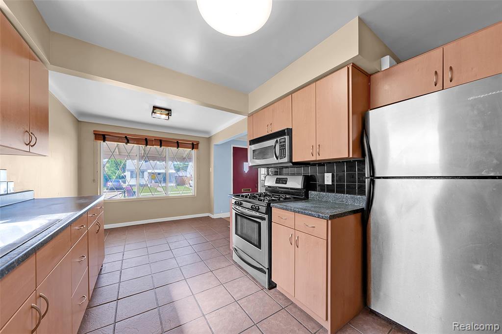 8272 Coolidge, Center Line, MI 48015 — Photo 15