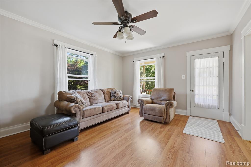 806 S 10th Street, St. Clair, MI 48079 — Photo 9