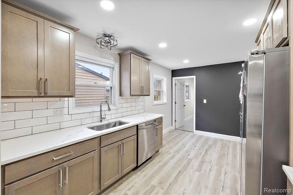 5645 N WALTON Street, Westland, MI — Photo 9