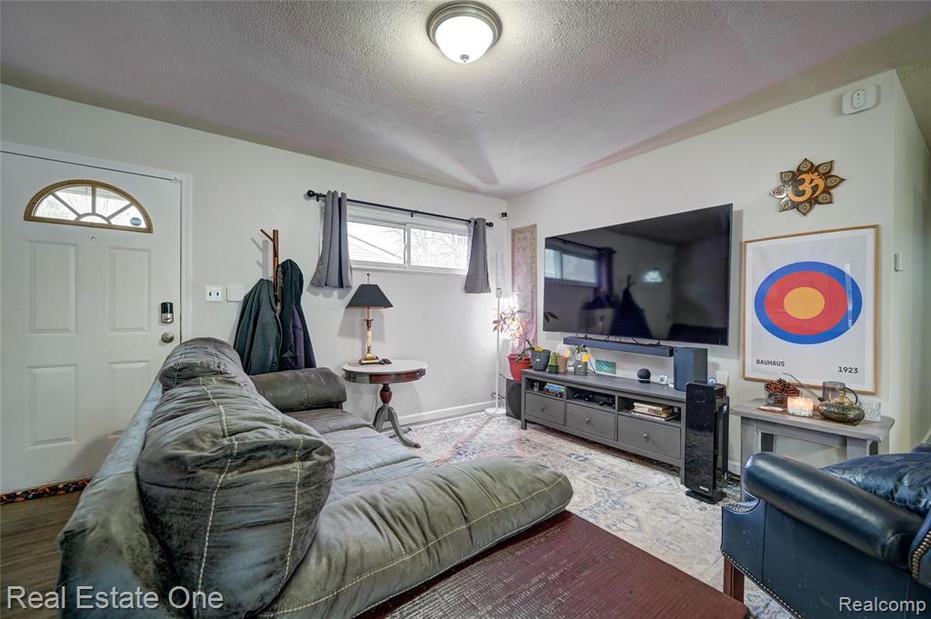 1592 Mollie Street, Ypsilanti, MI 48198 — Photo 4