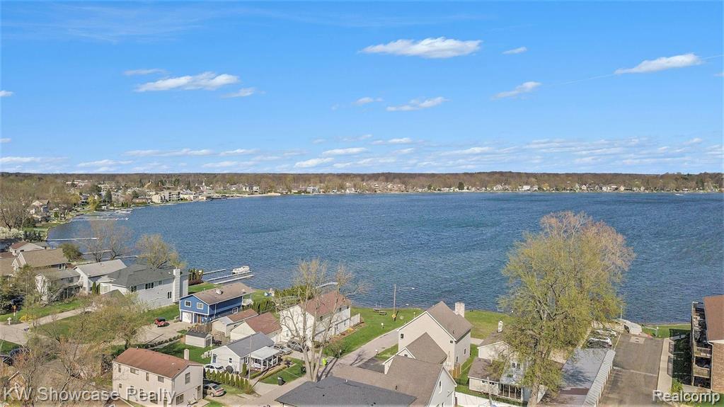 895 S PONTIAC Trail, C206, Walled Lake, MI 48390 — Photo 28