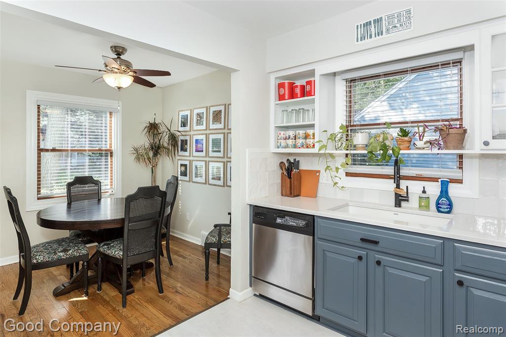 920 W Windemere Avenue, Royal Oak, MI 48073 — Photo 11