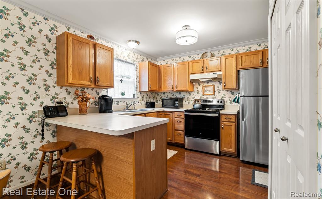 907 CALPERNIA, 29, Wixom, MI 48393 — Photo 6