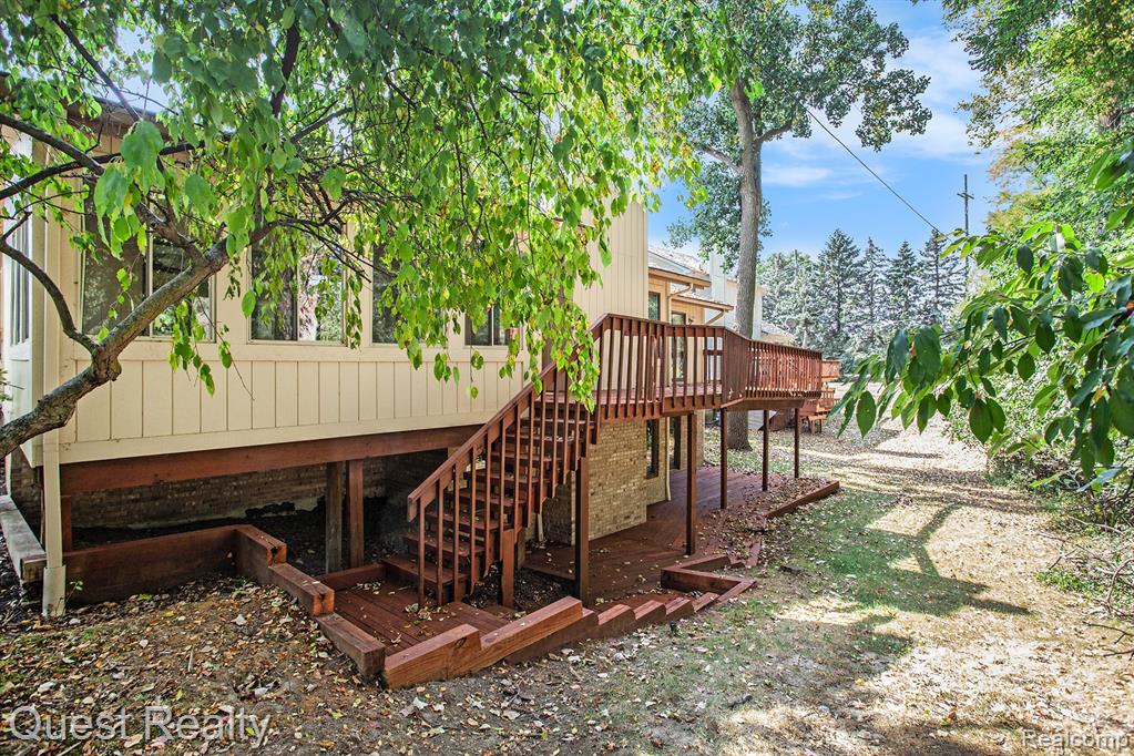 5780 Point Of The Woods Drive, West Bloomfield, MI 48324 — Photo 26