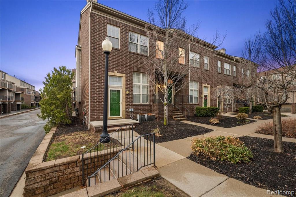 43 Georgetown Court, Dearborn, MI 48126