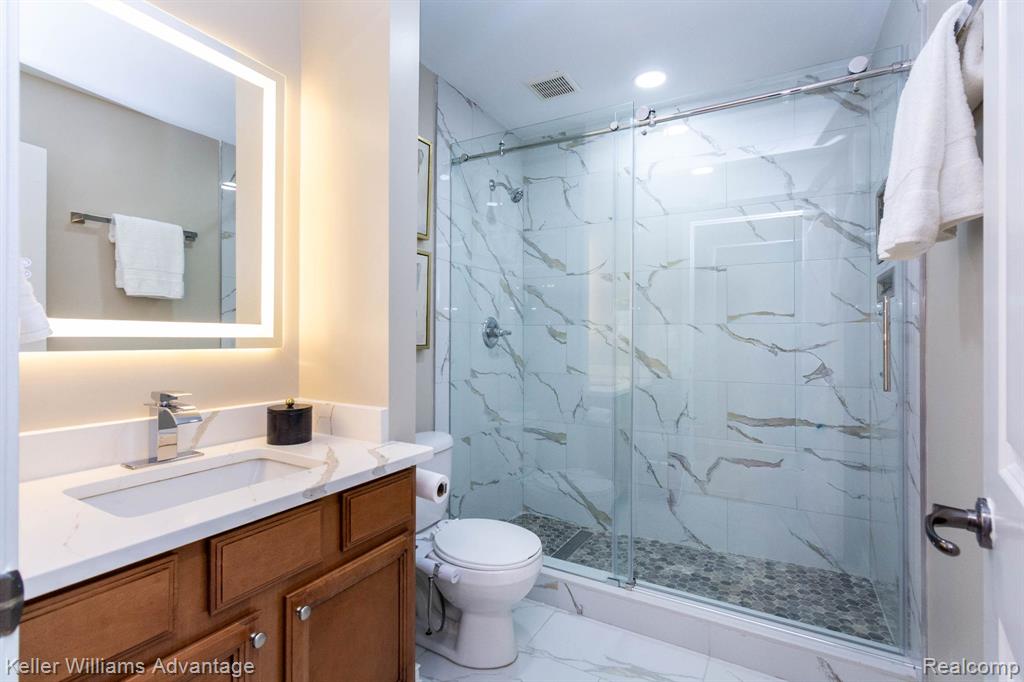 24975 Bloomfield Court, Novi, MI — Photo 38