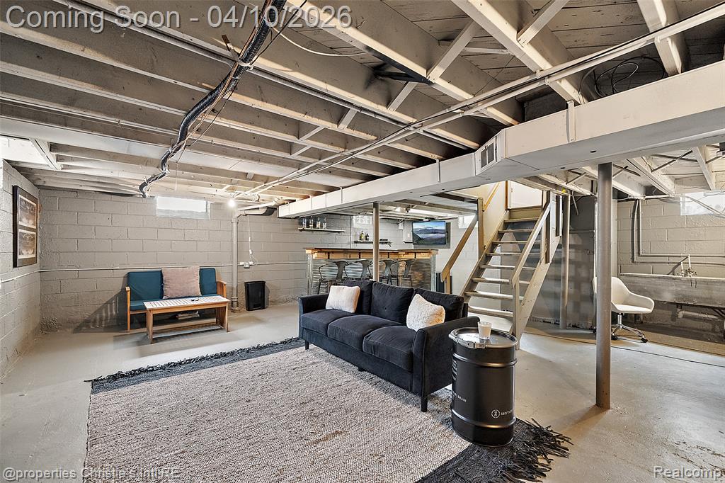 24658 Roanoke Avenue, Oak Park, MI 48237 — Photo 33