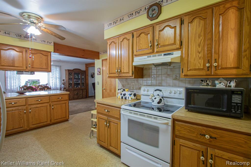 53330 SCHOENHERR Road, Shelby Twp, MI 48315 — Photo 12