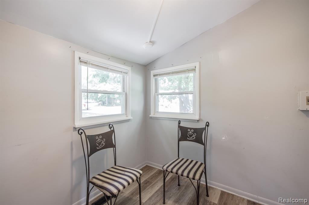 6400 Elmwood Drive, Waterford, MI 48329 — Photo 17