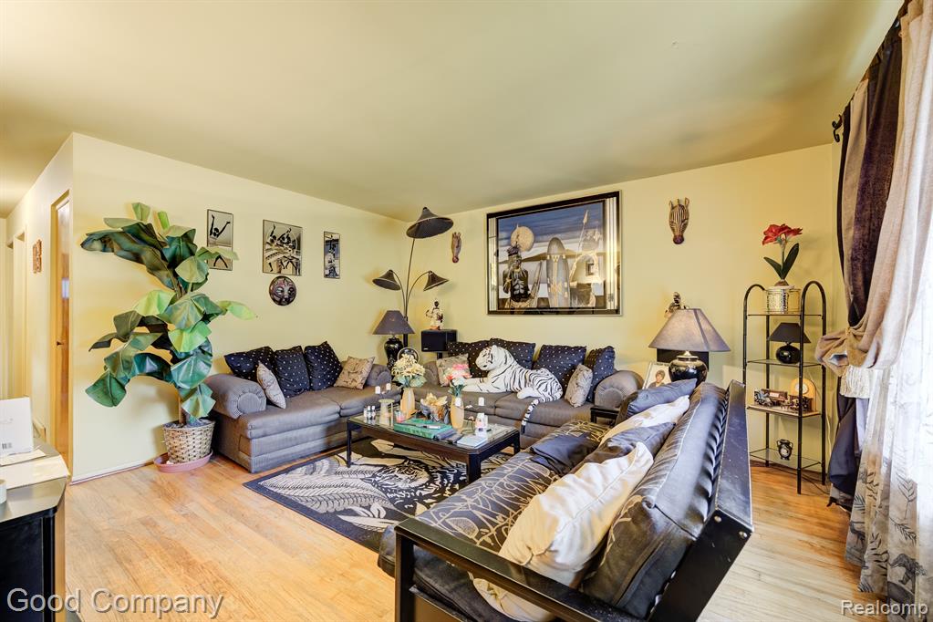 21395 GARDEN Lane, Ferndale, MI 48220 — Photo 2