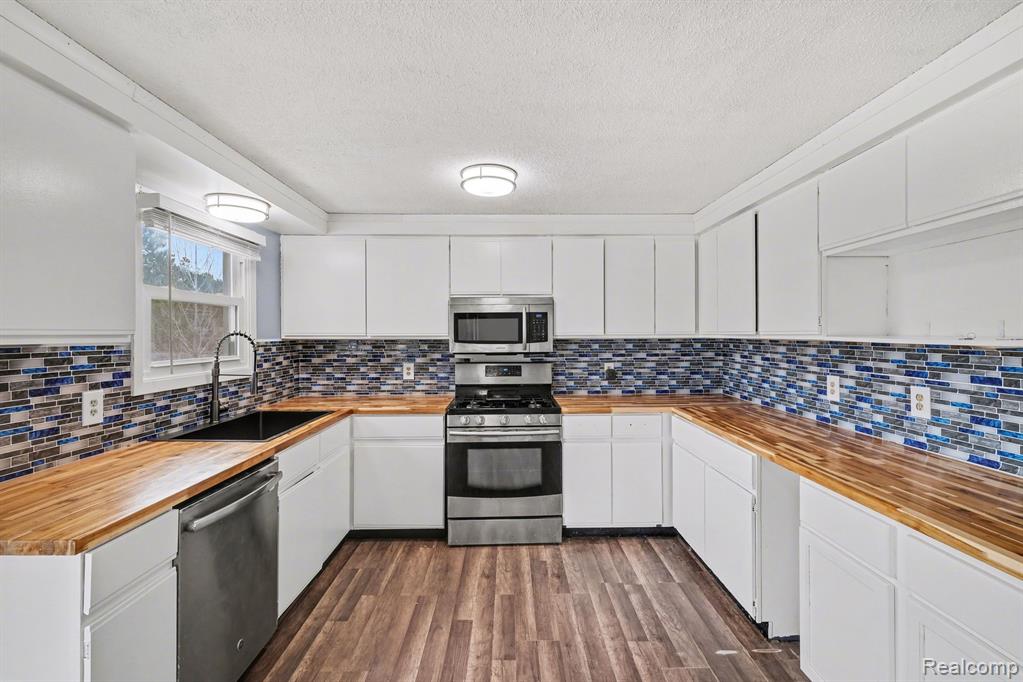 5912 Falkenbury Road, North Branch, MI 48461 — Photo 12