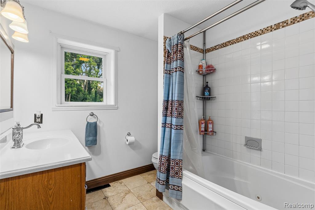 6699 E Lansing Road, Durand, MI 48429 — Photo 22