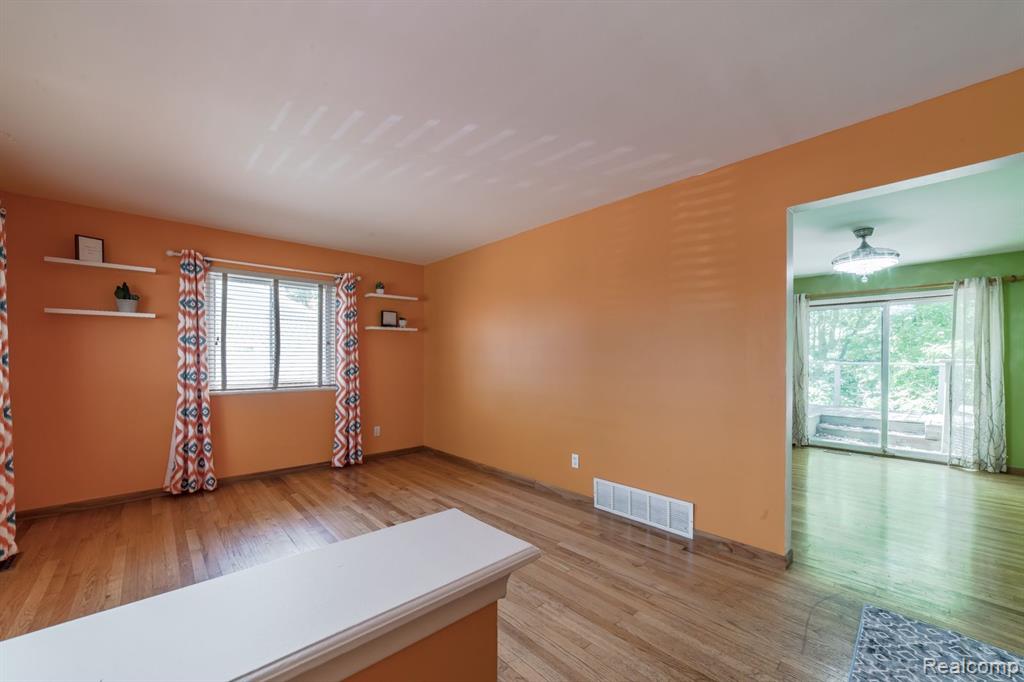 9089 SHERWOOD Drive, Davisburg, MI 48350 — Photo 10