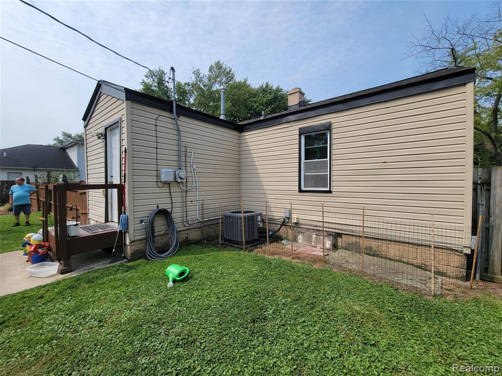 5869 Hipp Street, Taylor, MI 48180 — Photo 3