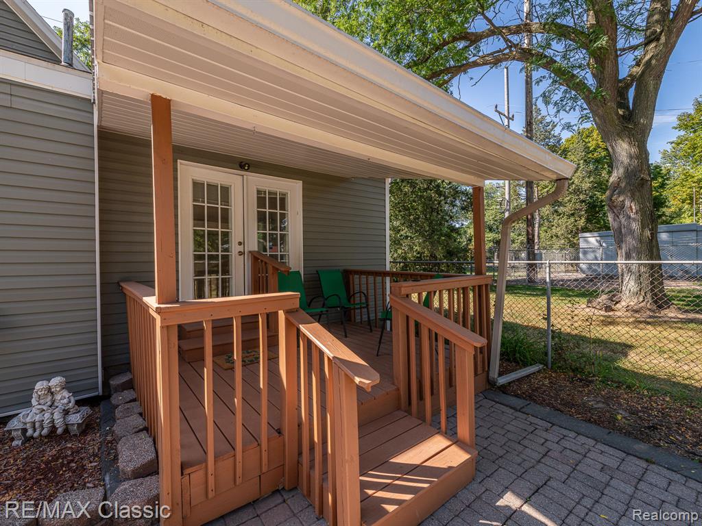 9156 Elizabeth Street, Whitmore Lake, MI 48189 — Photo 23