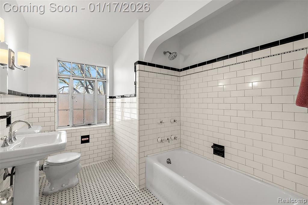 15716 Rosemont Avenue, Detroit, MI 48223 — Photo 45