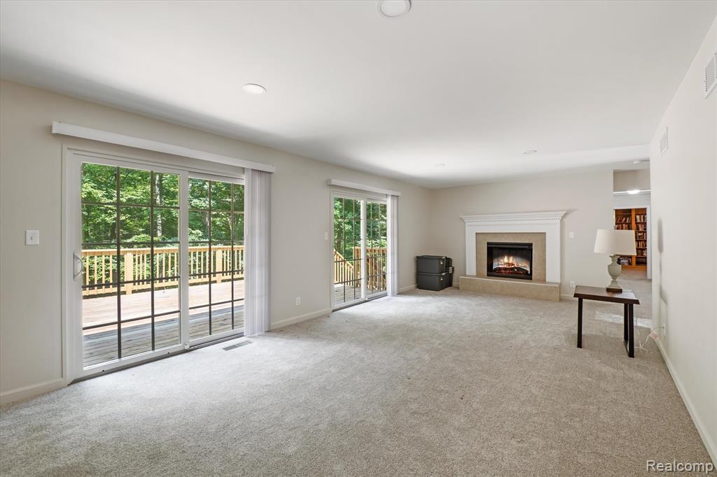 5849 Whispering Oaks Drive, Howell, MI 48855 — Photo 9
