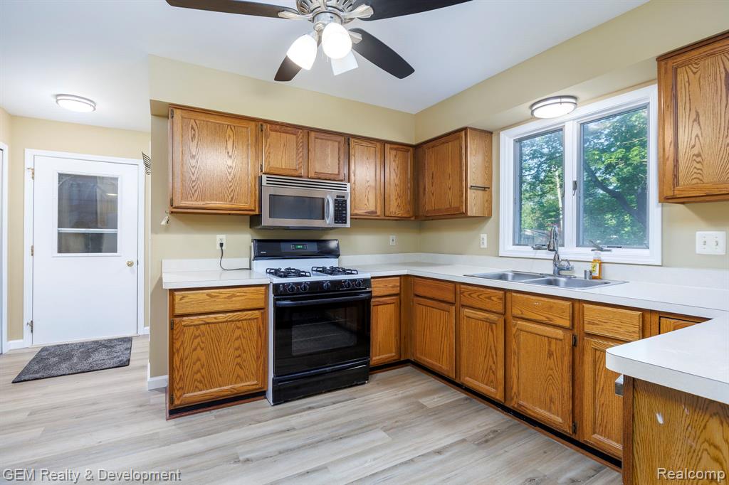 1111 Sarah Road, Pinckney, MI 48169 — Photo 13