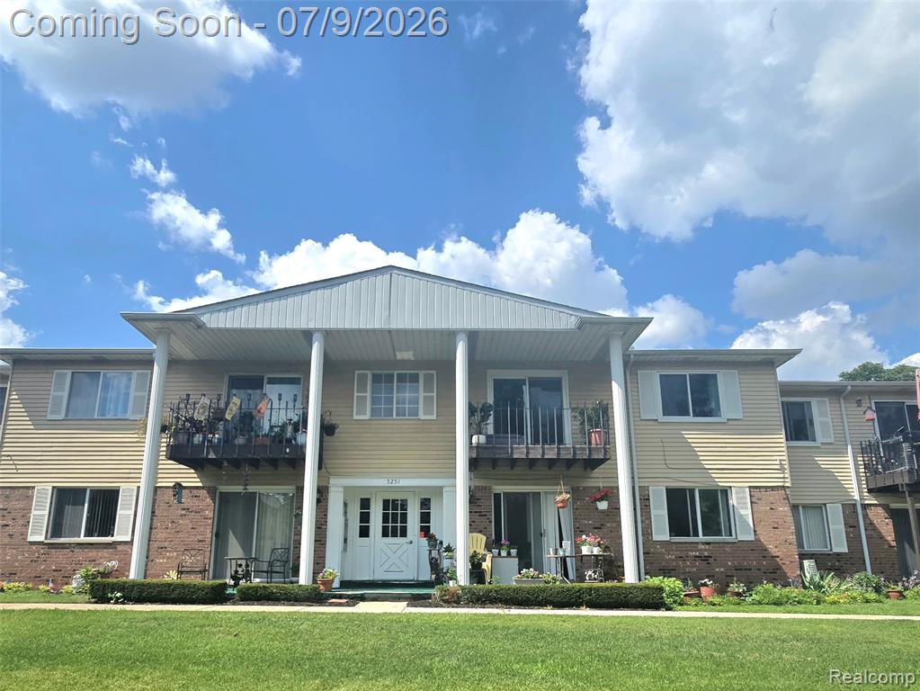 5251 Highland Road, 214, Waterford, MI 48327 — Photo 3