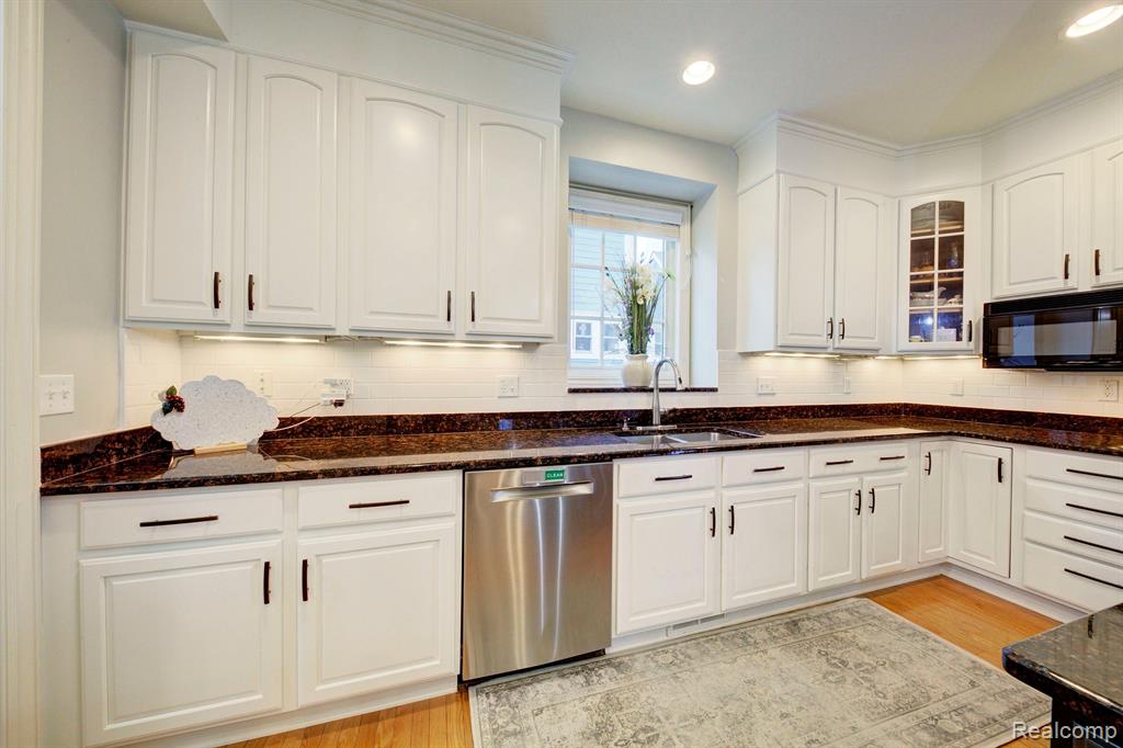 49776 Garfield Lane, Canton, MI 48188 — Photo 21