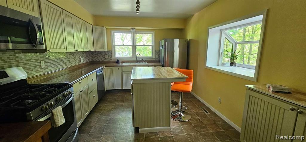 4840 N Flint Road, Sanford, MI 48657 — Photo 9