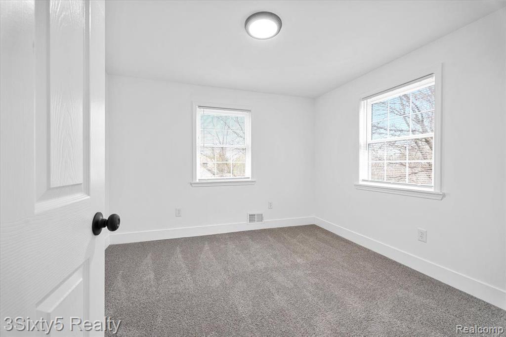 8072 E EDSEL FORD, Detroit, MI 48213 — Photo 13