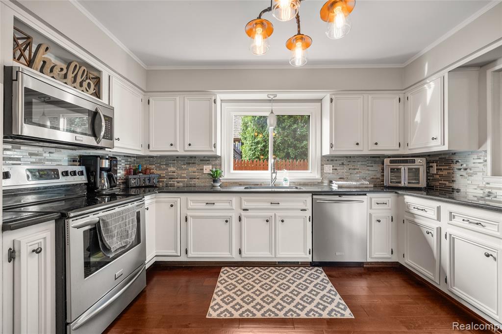 46073 Hollowoode Lane, Macomb, MI 48044 — Photo 6