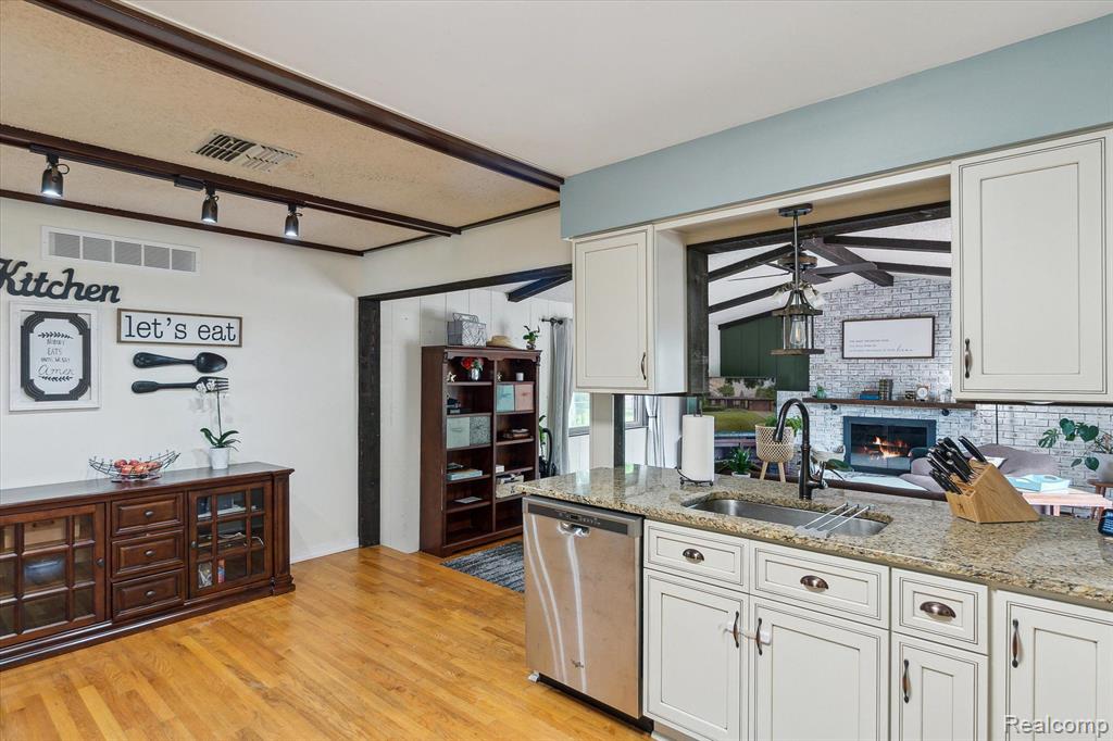 4466 VAN VLEET Road, Swartz Creek, MI 48473 — Photo 17