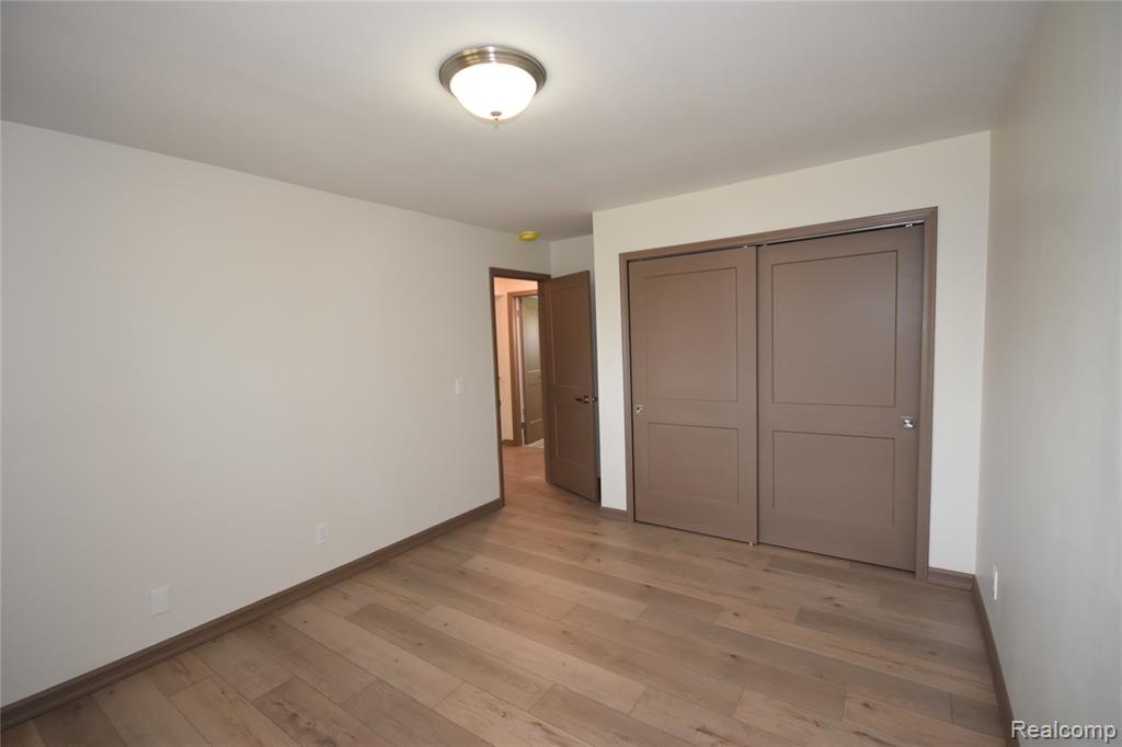 5106 Lakewood Drive, Grand Blanc, MI 48439 — Photo 17