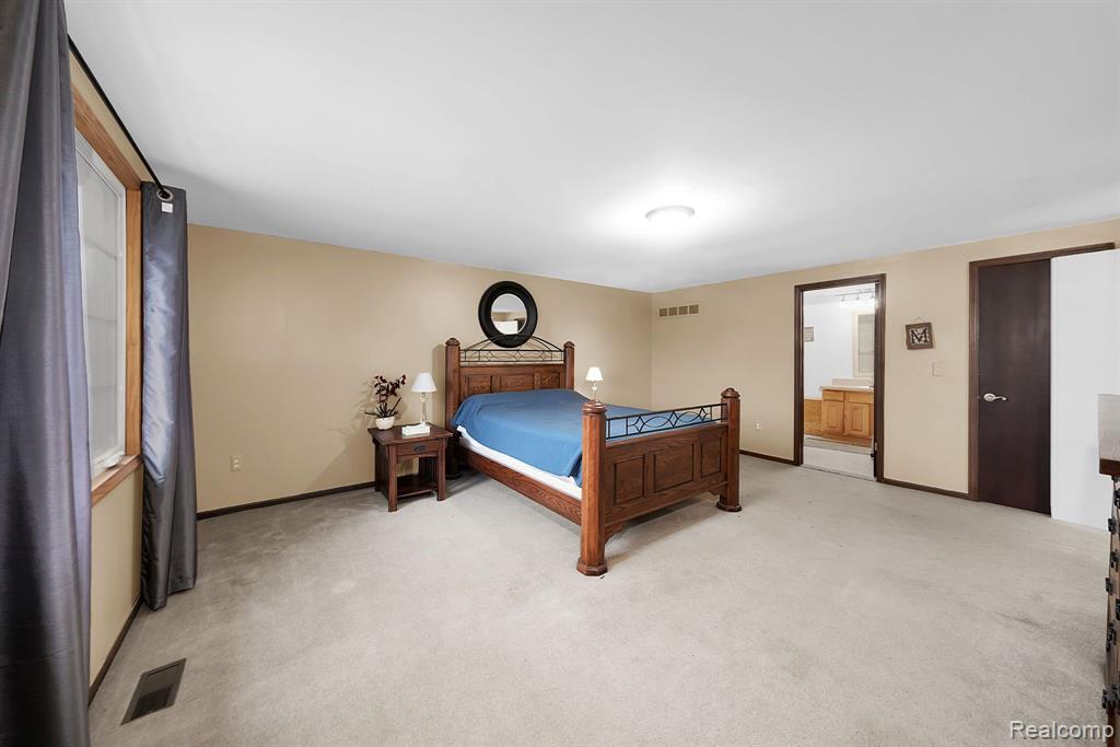 982 LANGLEY Road, Rochester Hills, MI 48309 — Photo 23
