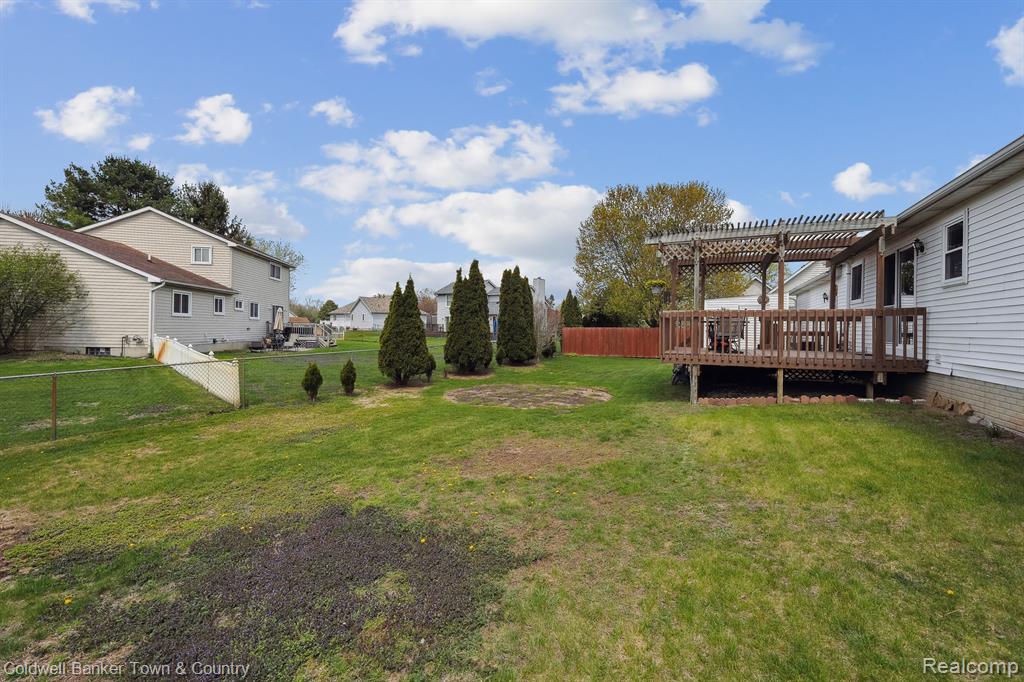 9361 SUMMERLAND Drive, Whitmore Lake, MI 48189 — Photo 28