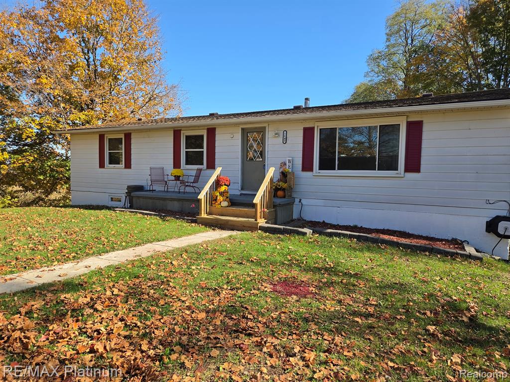 1643 County Farm Road, Howell, MI 48843