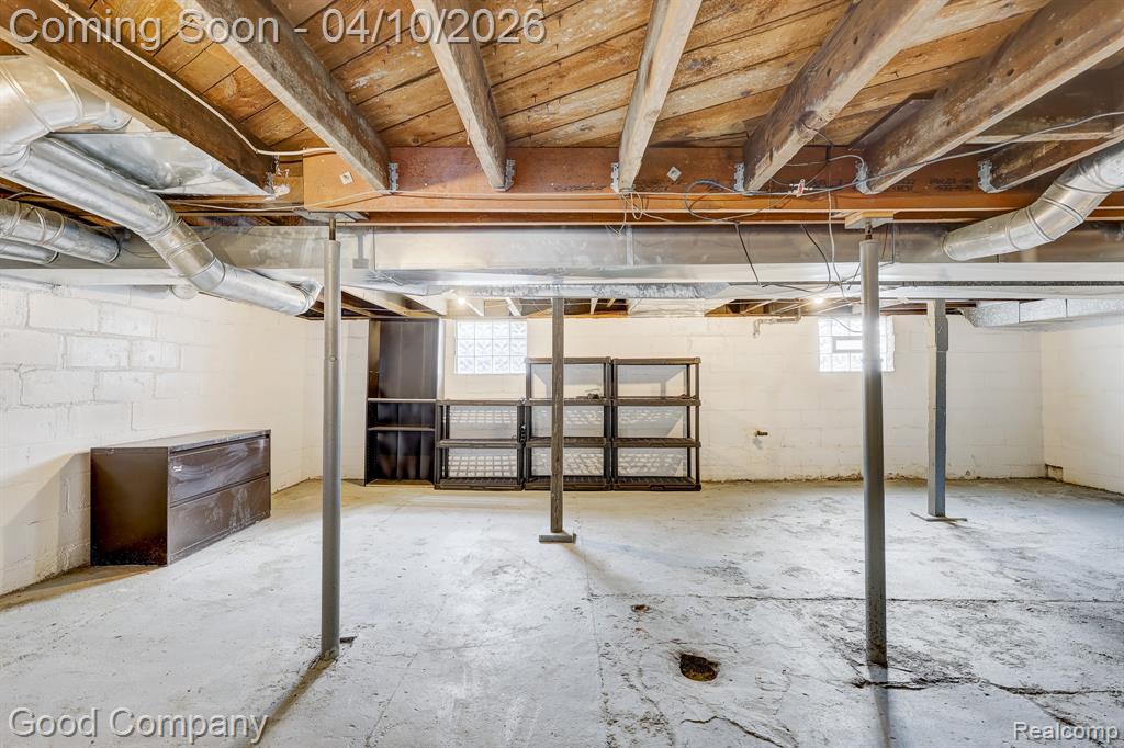 502 E LEWISTON Avenue, Ferndale, MI 48220 — Photo 32